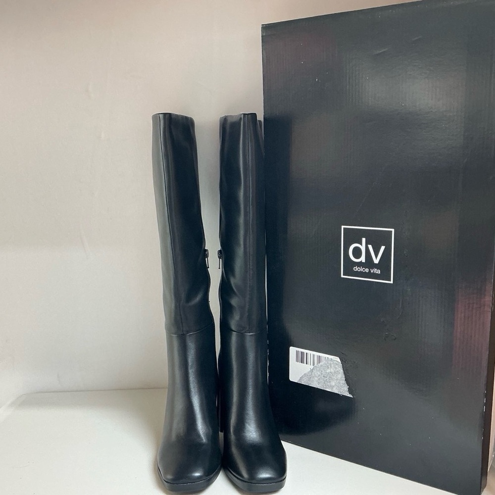 Women's Flapper Knee High Boot - Picture 6 of 7
